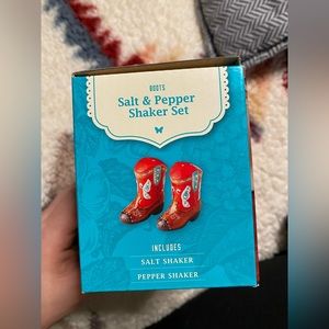 The Pioneer Woman 🧂&🫑 Shakers